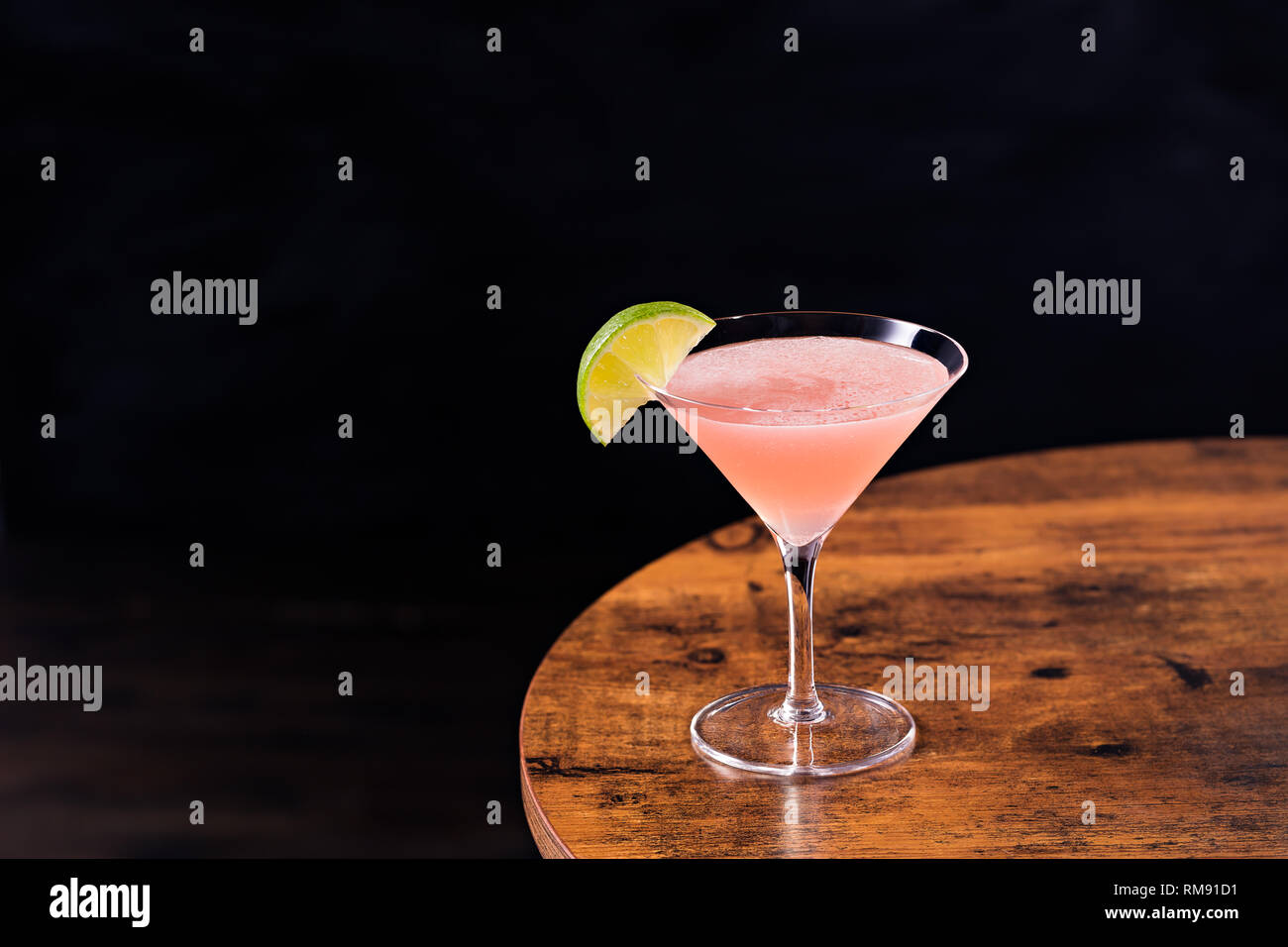 Cosmopolitan martini hires stock photography and images Alamy