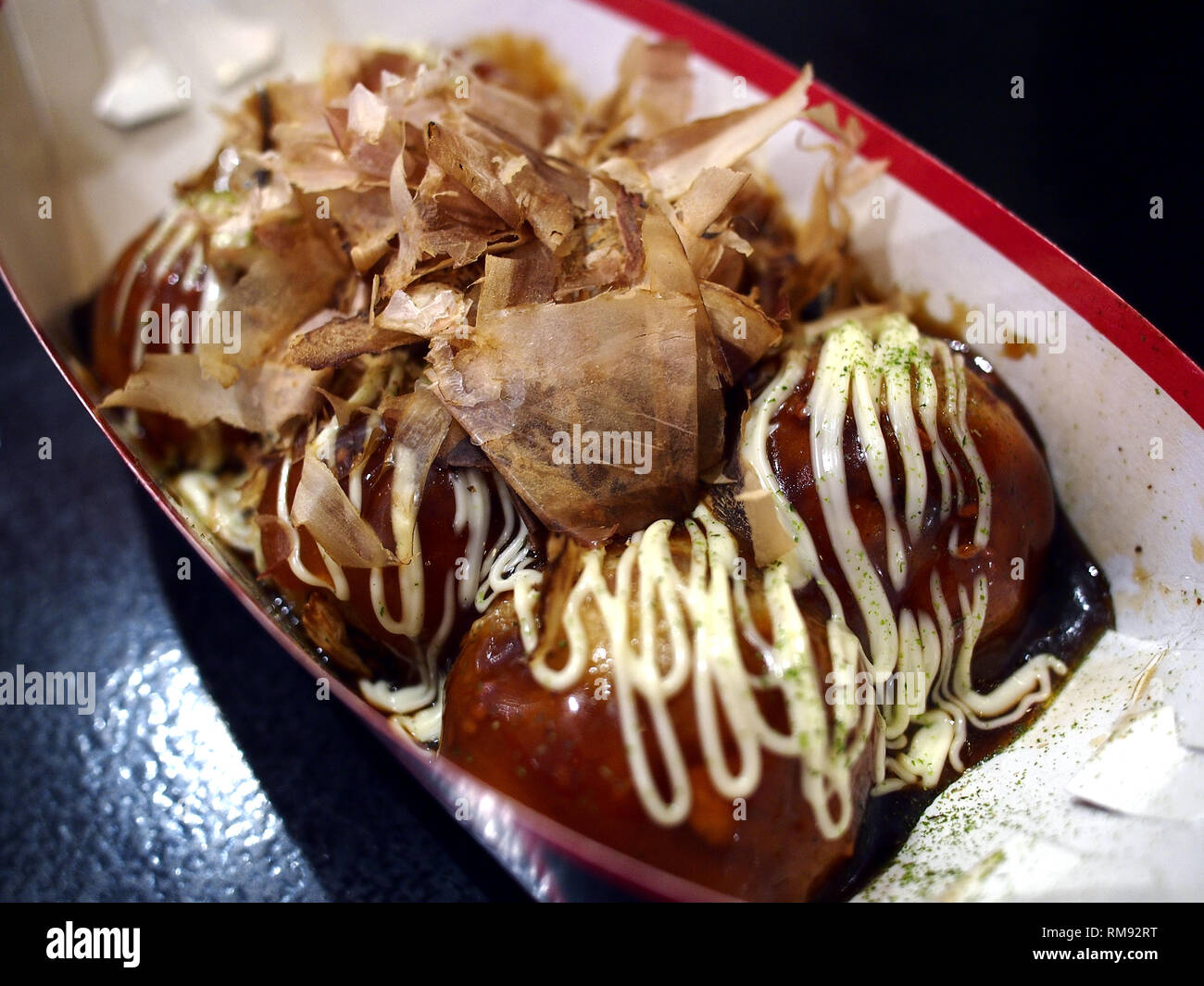Photo of a plate of freshly cooked Takoyaki Stock Photo Alamy