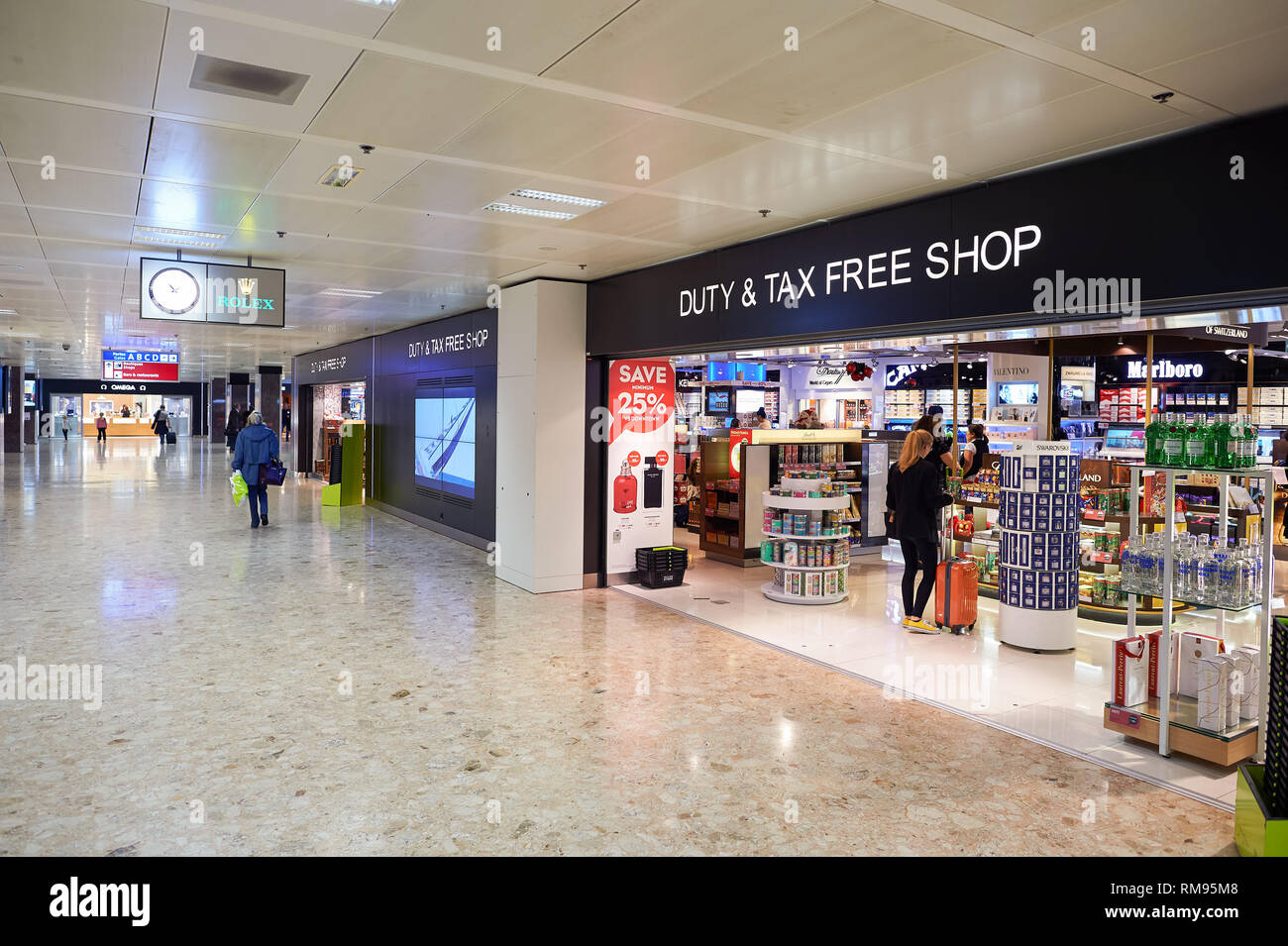 Geneva Airport Stock Photos & Geneva Airport Stock Images Page 3 Alamy