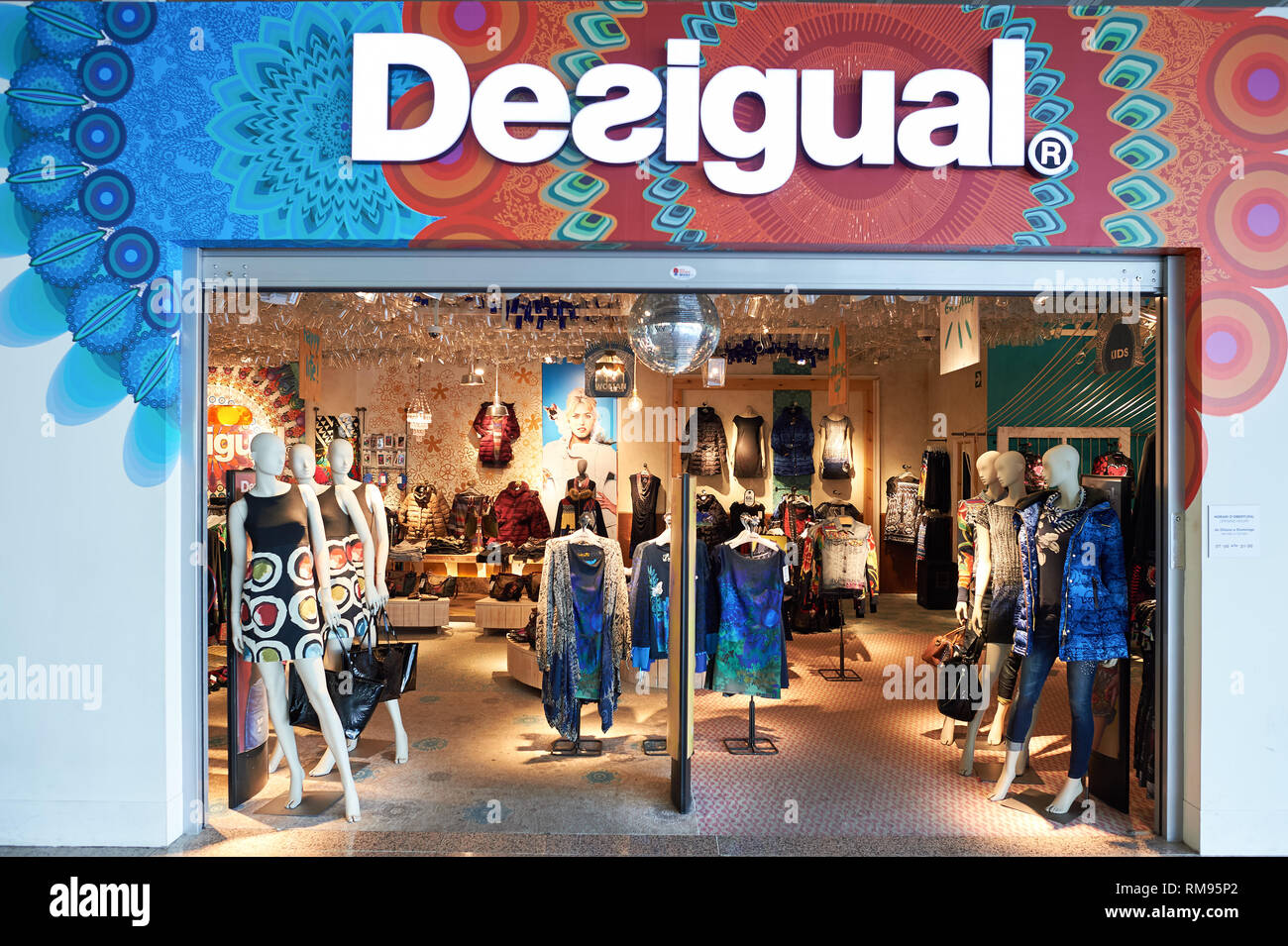 BARCELONA, SPAIN - CIRCA NOVEMBER, 2015: Desigual store at Barcelona  Airport. Desigual is a clothing brand headquartered in Barcelona,  Catalonia, Spai Stock Photo - Alamy