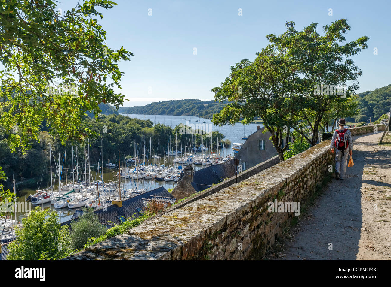 France, Morbihan, La Roche Bernard, view on the yacht harbour from the listed place of Le Rocher // France, Morbihan (56), La Roche-Bernard, vue sur l Stock Photo