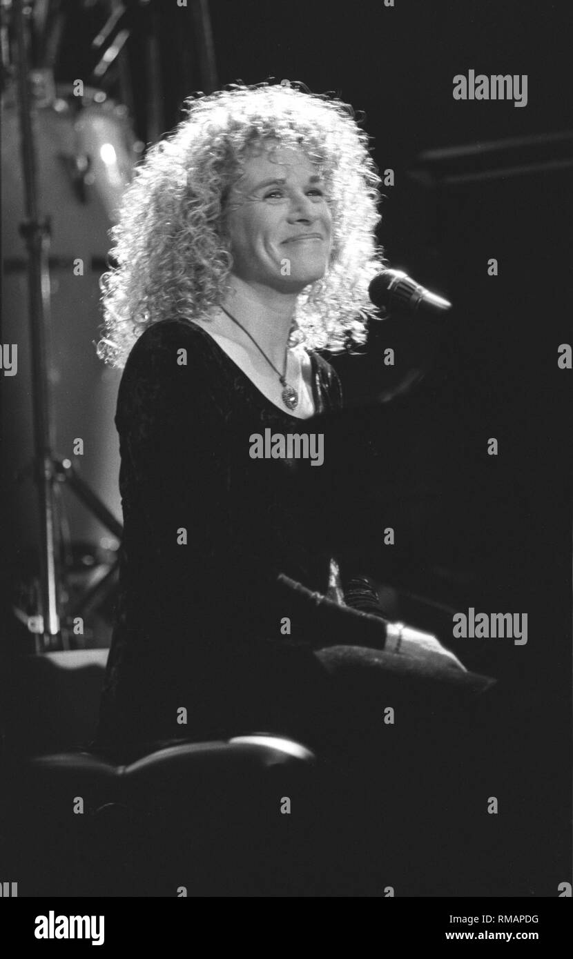 Carole king piano hi-res stock photography and images - Alamy