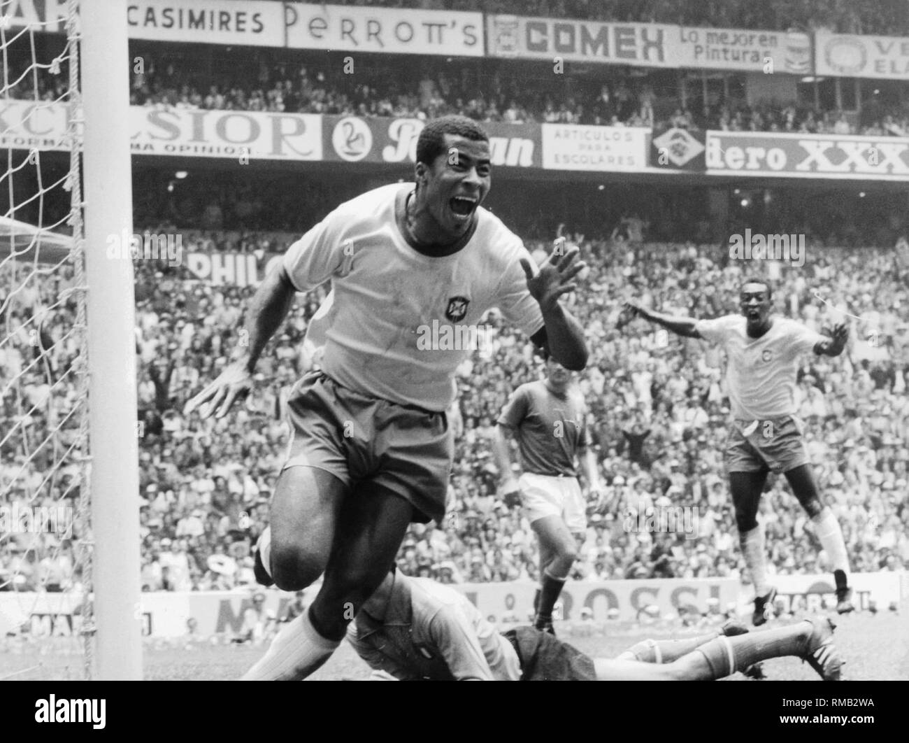 Football World Cup in Mexico in 1970. Final - Brazil vs. Italy 4: 1. Jairzinho celebrates after he scored the 3-1 for Brazil. Stock Photo