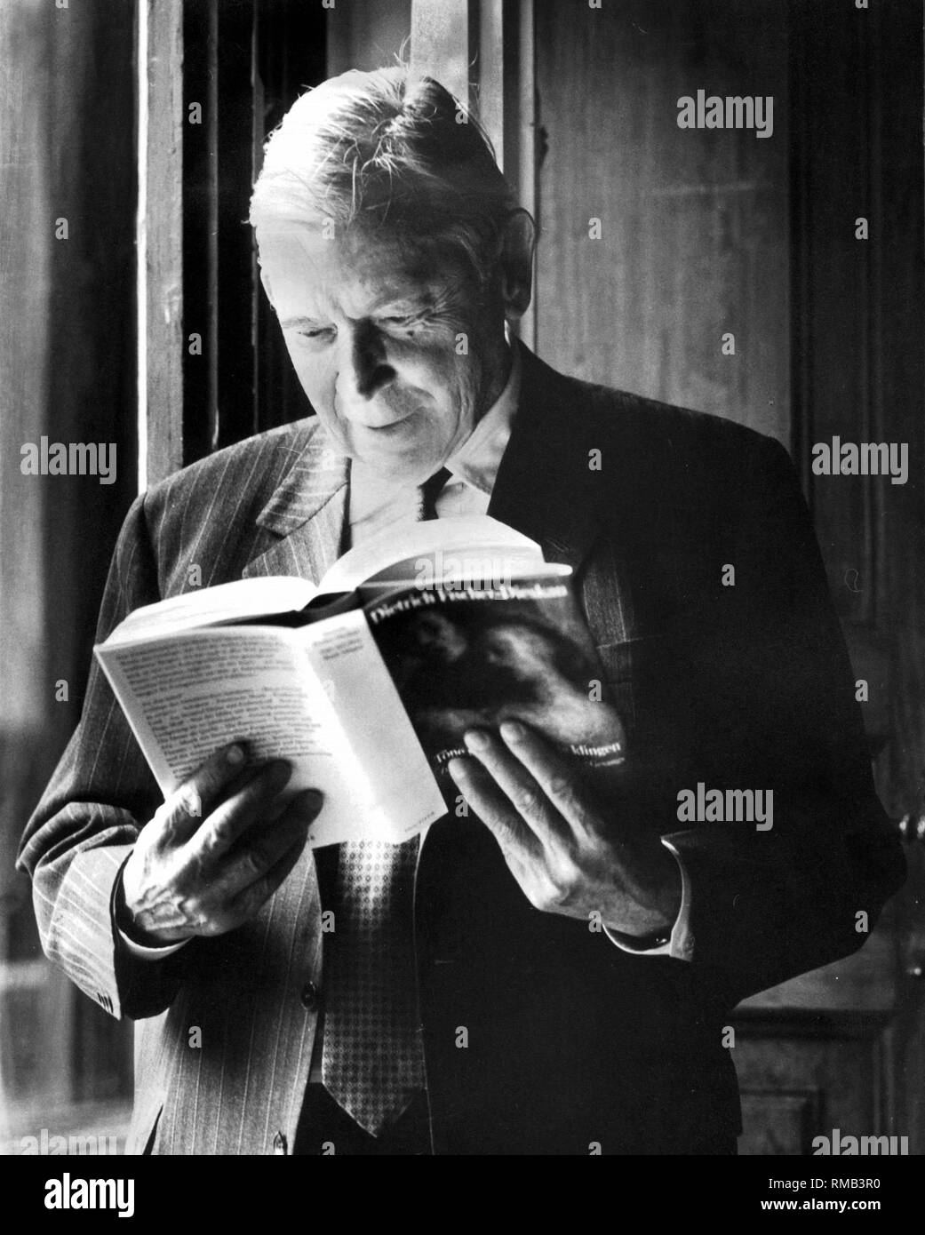 Klaus Piper (19112000), German publisher. In 1904 his father Reinhard