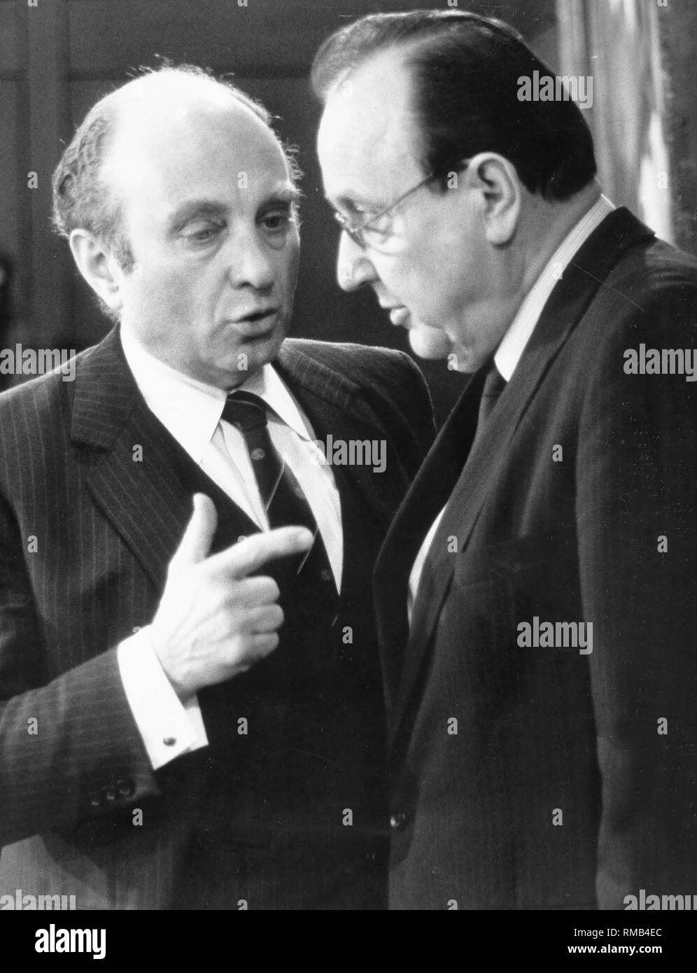 Otto Graf Lambsdorff in conversation with Hans-Dietrich Genscher. Stock Photo