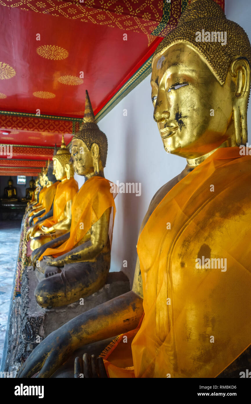 Buddha statues in Wat Pho Buddhist temple, Bangkok, Thailand Stock Photo