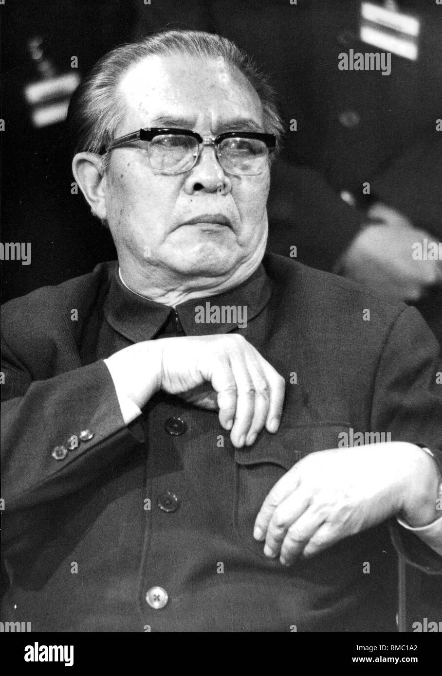 The Chinese Foreign Minister Huang Hua Stock Photo Alamy