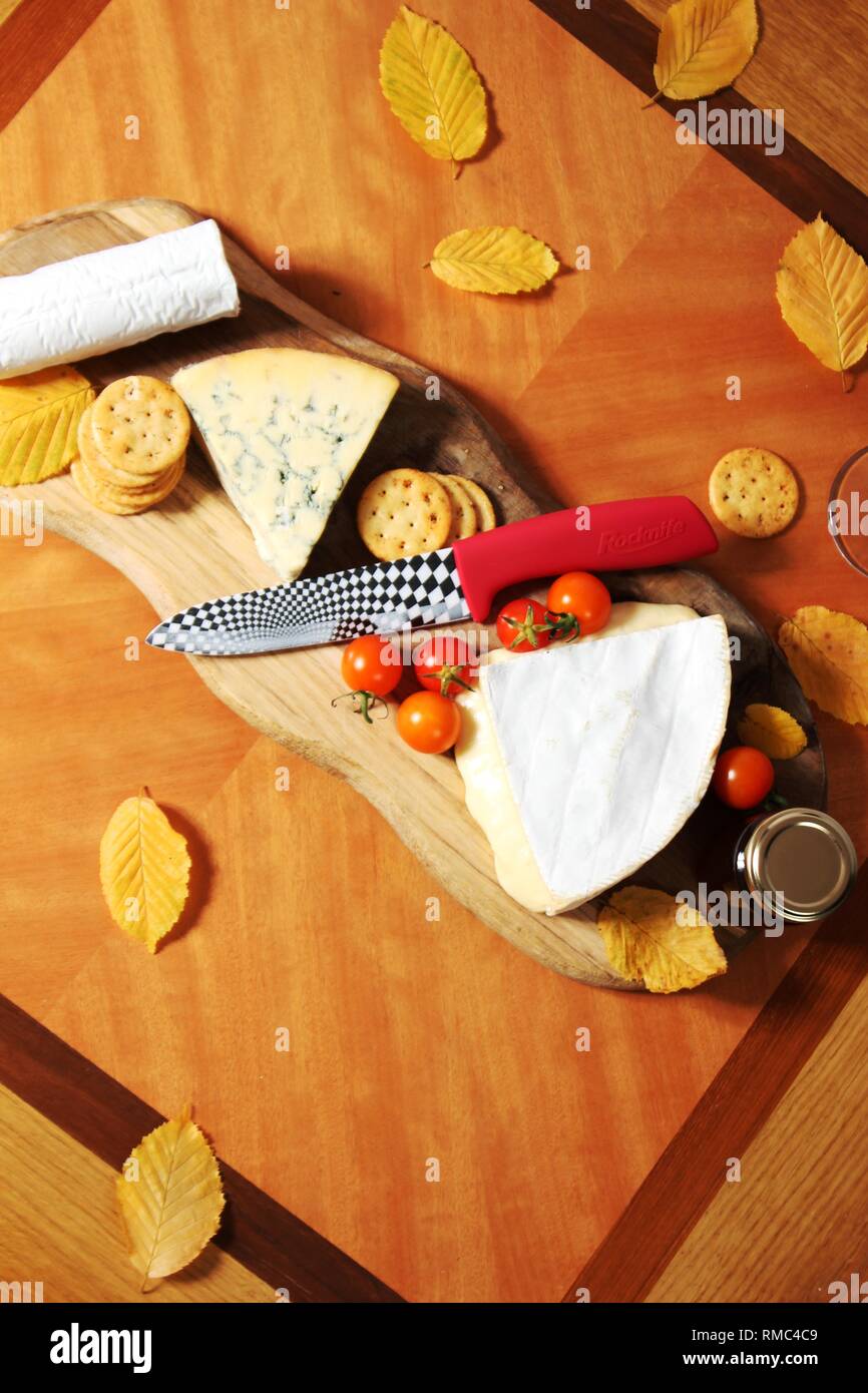 Wooden platters hires stock photography and images Alamy