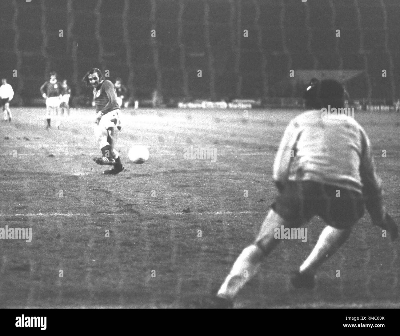 England - Germany 1: 3 in Wembley. 2nd goal by Guenter