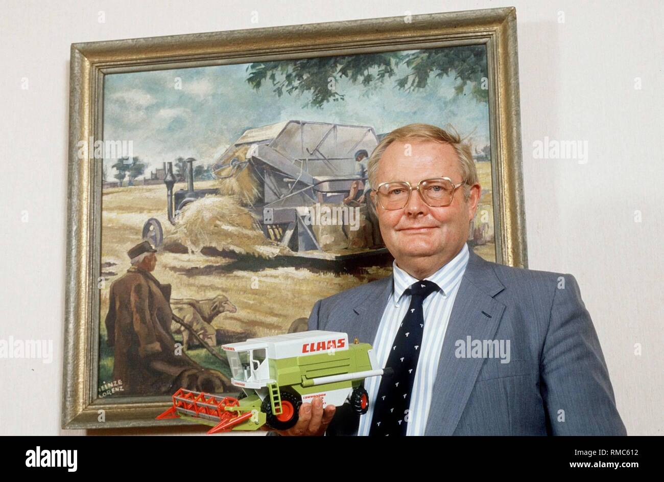 Helmut Claas, head of the agricultural machinery manufacturer Claas in Harsewinkel near Guetersloh (North Rhine-Westphalia), celebrates his 75th birthday on 16 July, 2001. Since 1975, when he took over the family business from his father August, Helmut Claas has turned the company into a global corporation with more than two billion Marks in sales and 5,600 employees. His inventions revolutionized agricultural engineering technology. However, the amateur hunter stayed in Westphalia and celebrated his 75th birthday modestly in the circle of closest family and friends. Stock Photo