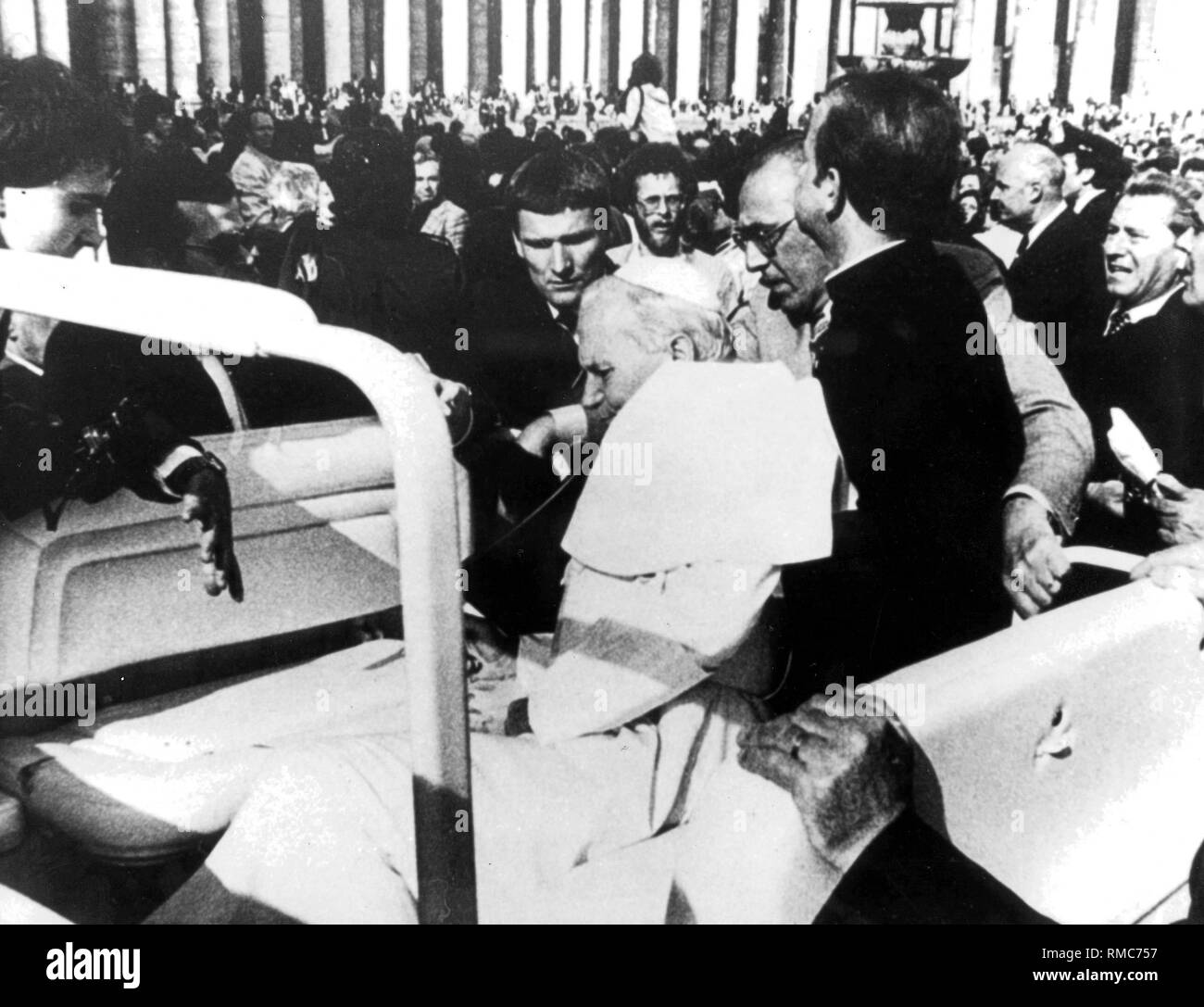 The Turkish assassin Ali Agca shot the Pope with a pistol and injured ...