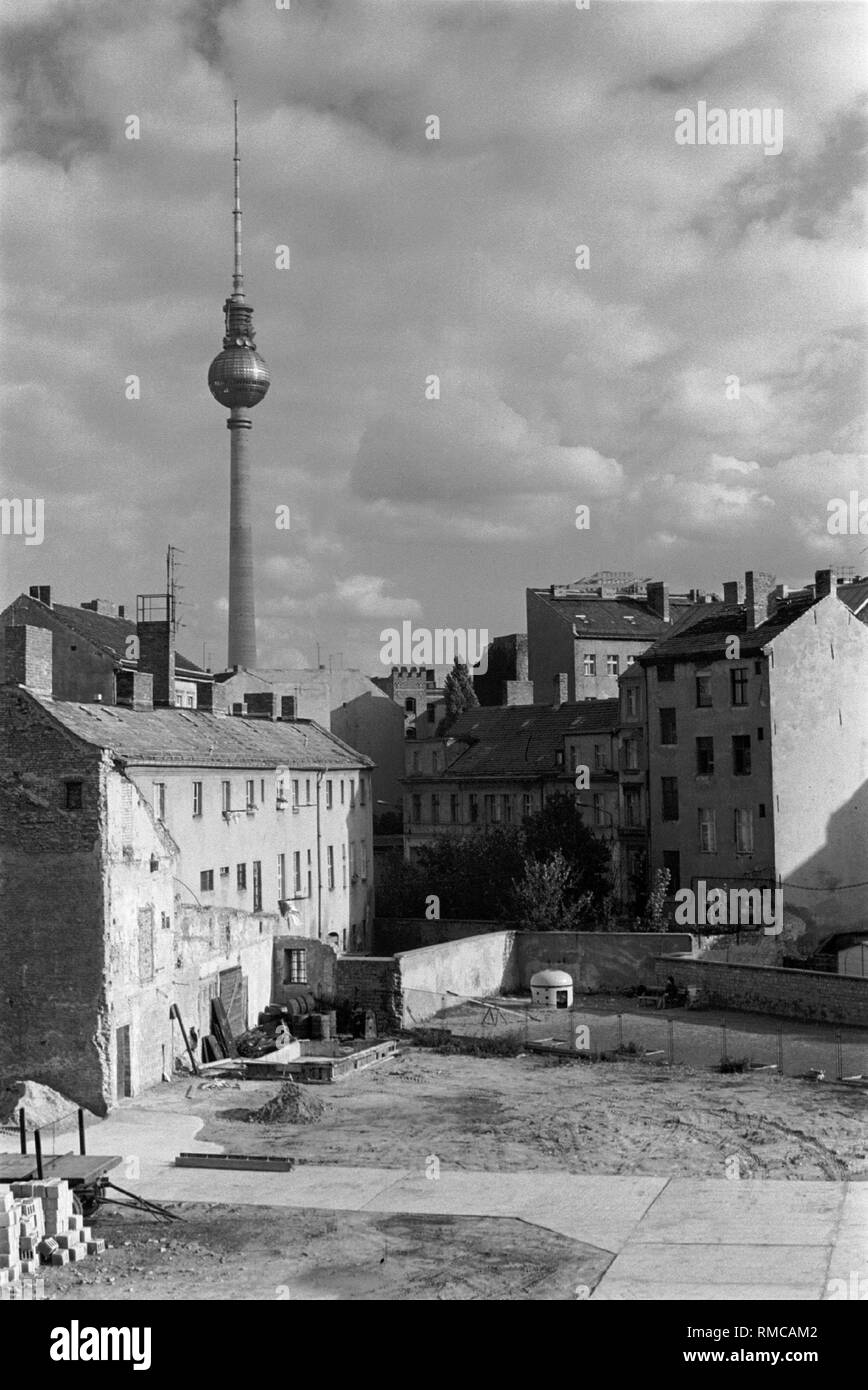 View over the Auguststrasse on the TV tower (towards today's Sophienhoefe ...), Spandau suburb,Germany, Berlin-Mitte, 20.09.1978. Stock Photo