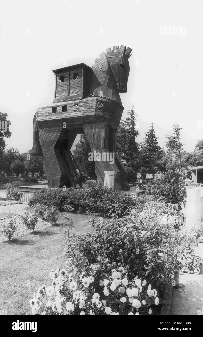 A free replica of the Trojan horse stands at the entrance to the archaeological site of Troy (undated photo) Stock Photo