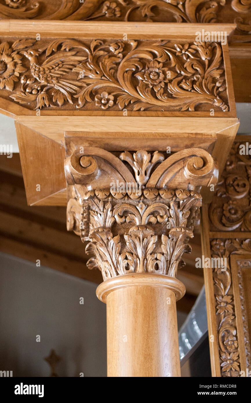 Carved wooden pillar hi-res stock photography and images - Alamy