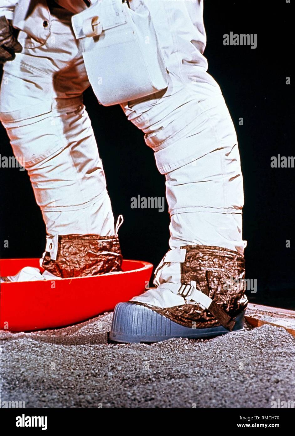 How Exactly Did Moon Boots Go From A Space Age Experiment To The A-list's  Go-To Shoe?