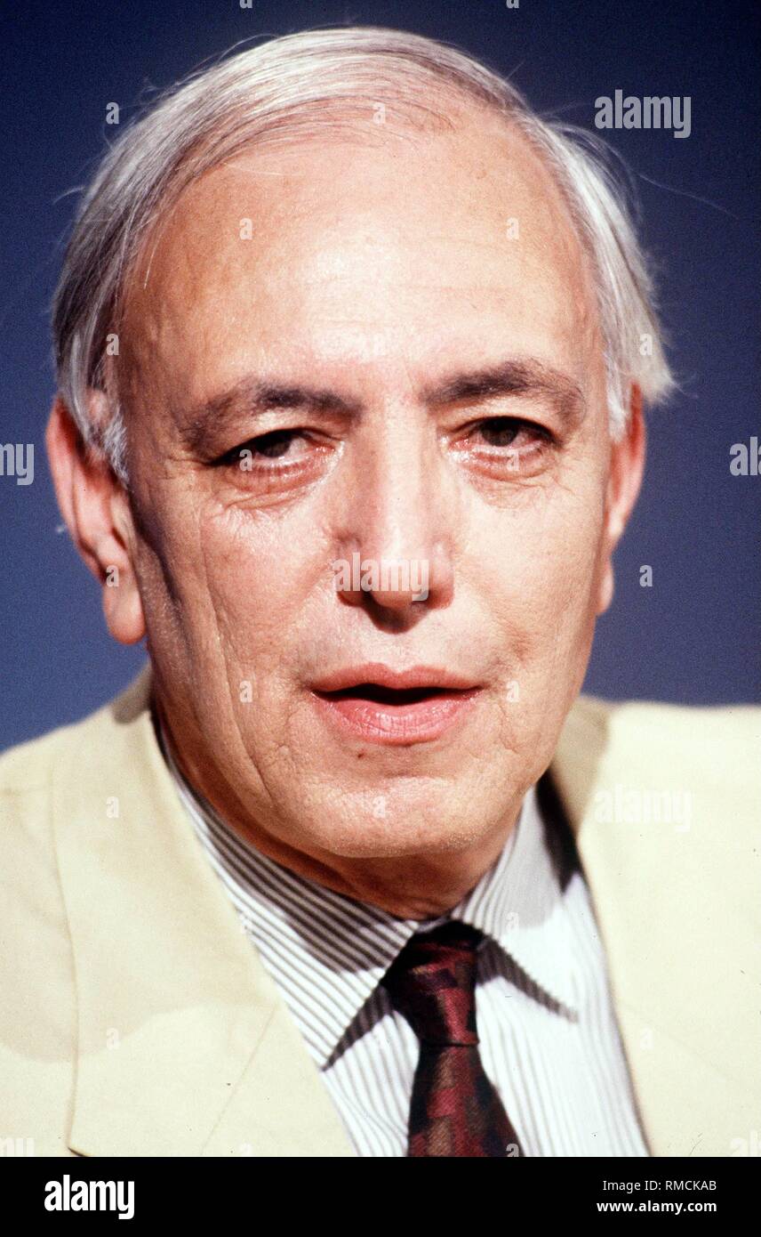 On November 30, 2003, German television journalist Hans Mohl (photo) would have turned 75. The founder and longtime moderator of the ZDF series 'Gesundheitsmagazin Praxis' and co-initiator of the 'Aktion Sorgenkind' died on November 28, 1998 in Mainz. Stock Photo