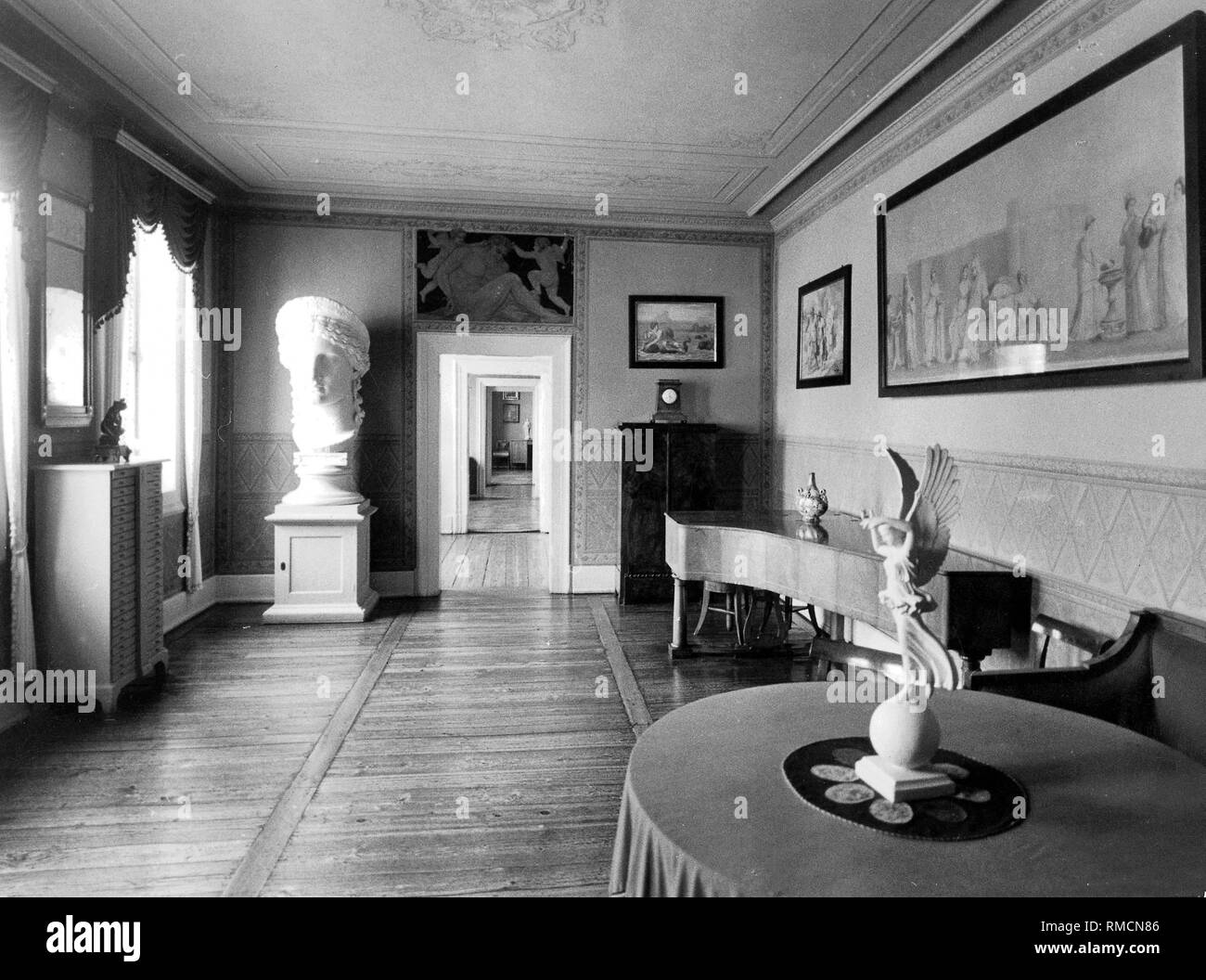 The Juno Room in the Goethe House in Weimar, where Johann Wolfgang von Goethe lived from 1775 until his death in March 1832. Stock Photo