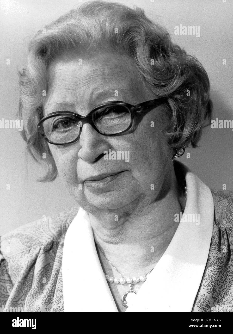During the Second World War, Miep Gies (79) hid the Jewish girl Anne Frank from the Gestapo in her rear house in Amsterdam for 25 months - until 4 August 1944. Miep Gies today: 'We were not heroes.'It was she who saved the diary notes of the thirteen-year-old - after the war she handed over the books to Otto Frank, the only one of the family to survive the concentration camp. Today, the 'Diary of Anne Frank' is a shattering document of the charges against National Socialist terror and racism. Anne Frank died in 1945 in the Bergen-Belsen concentration camp. Miep Gies wrote a book as well: Stock Photo
