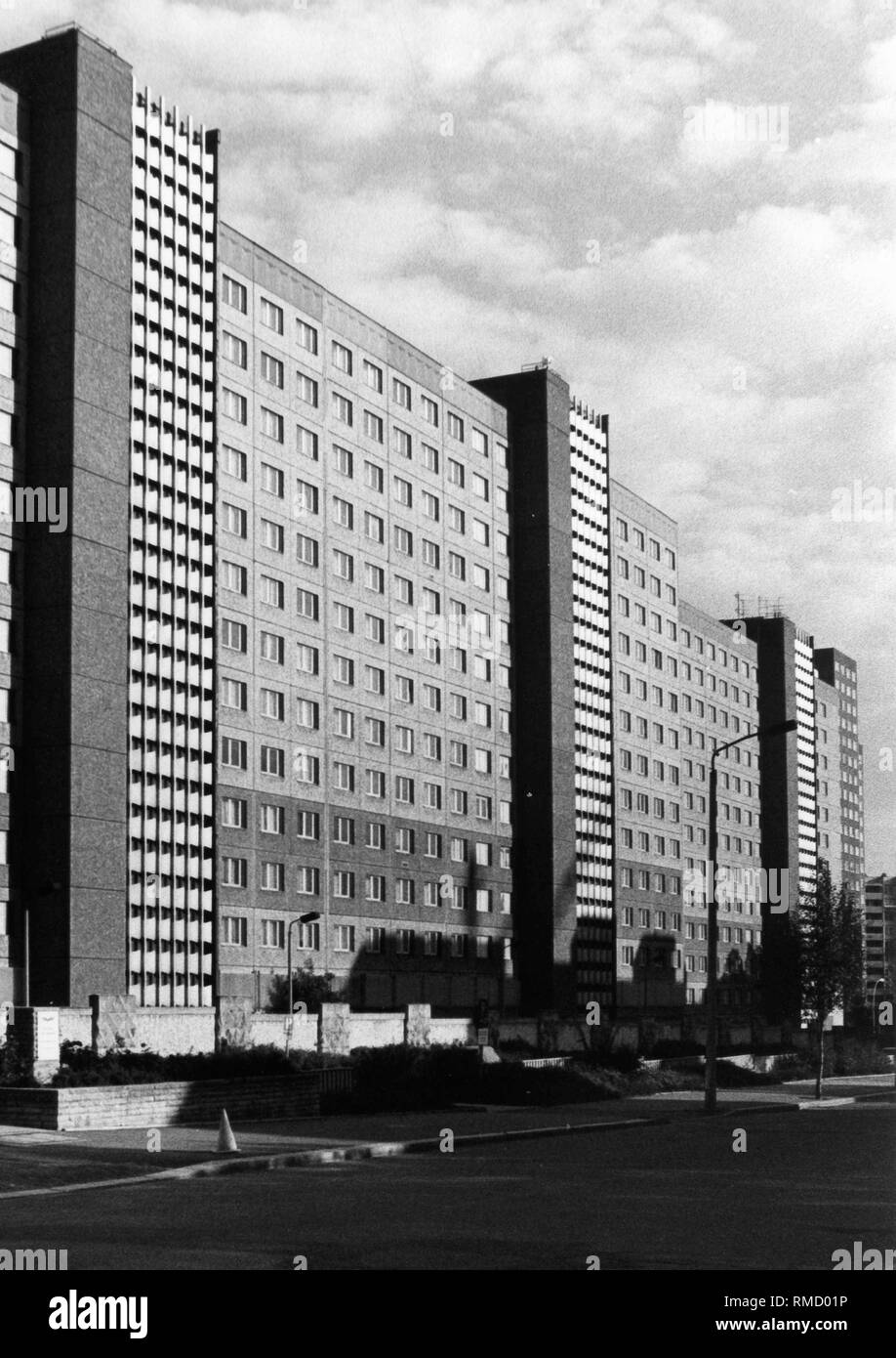 Exterior view of the extensive building complex of the Stasi headquarters between the Normannenstrasse and Ruschestrasse in Berlin-Lichtenberg with headquarters of the Ministry of State Security and the Main Directorate for Reconnaissance (HVA) before the turn in the fall of 1989. Stock Photo