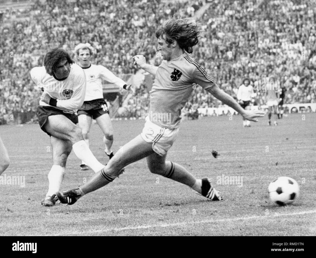 Gerd Mueller Scores The Decisive Goal In The Final Of The World Cup In Germany Against The Netherlands Stock Photo Alamy