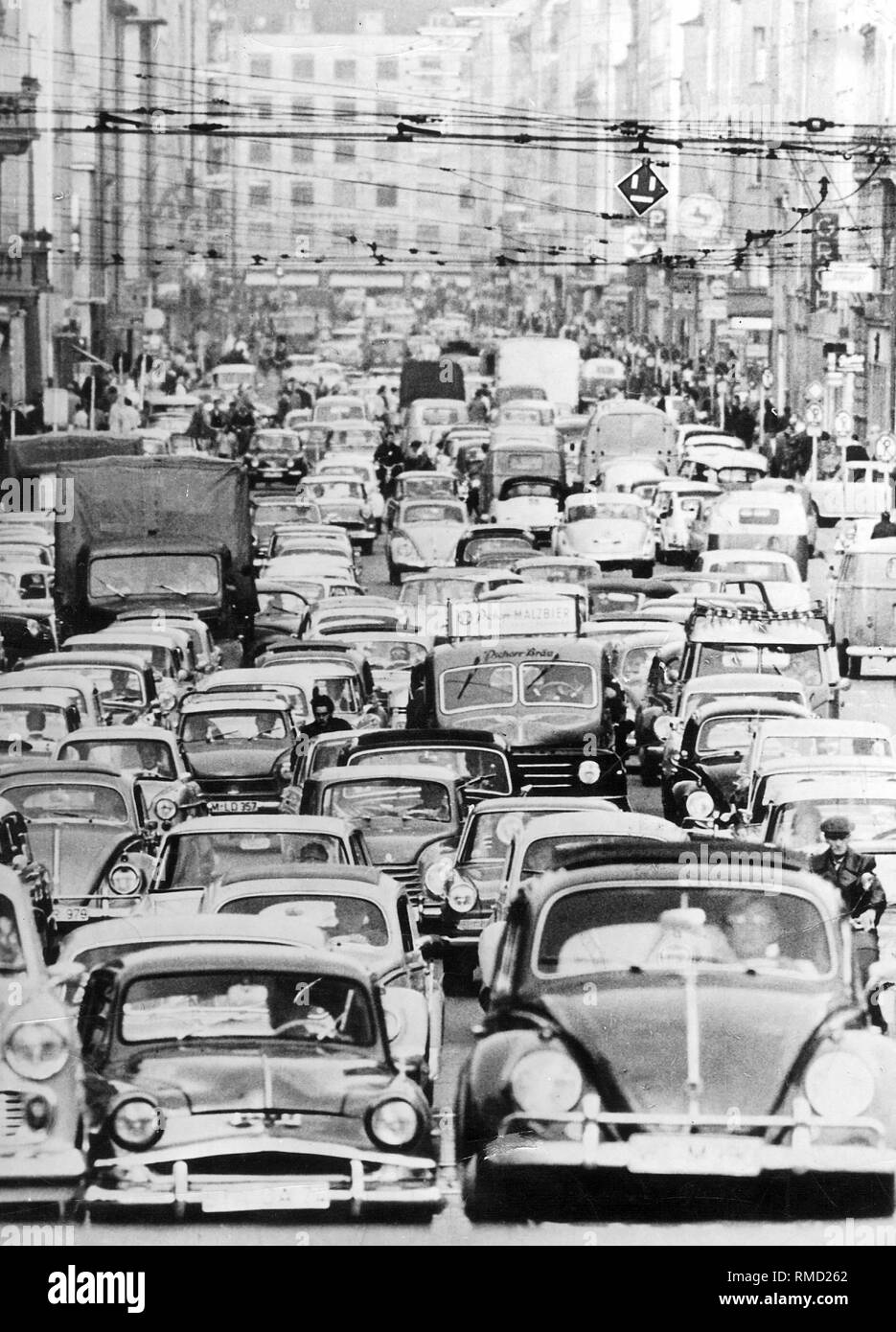 Cars sit in traffic after work in the Schwanthalerstrasse in the center of Munich. Stock Photo