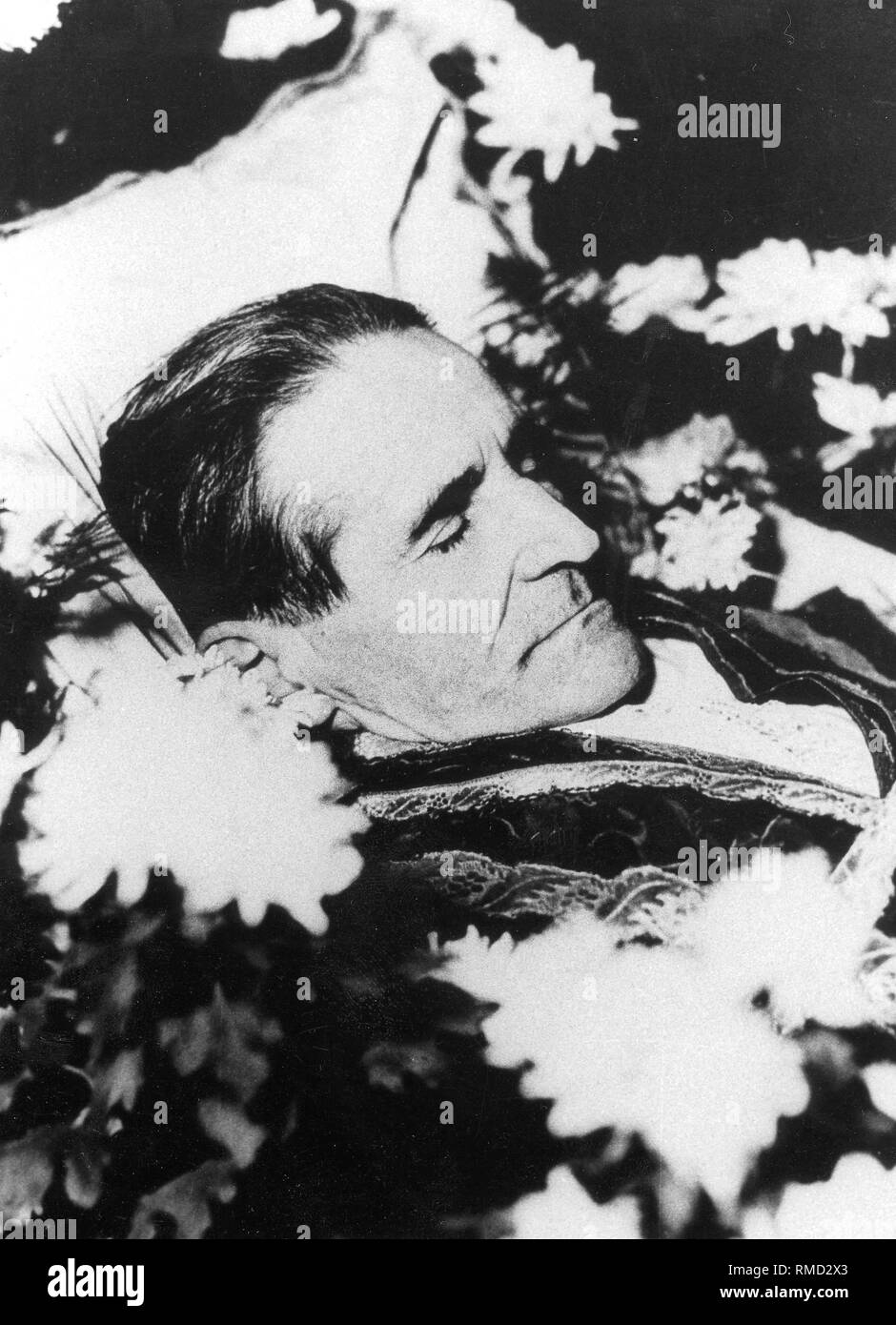 Father Rupert Mayer, laid out on November 2 and 3, 1945 in Munich. Stock Photo