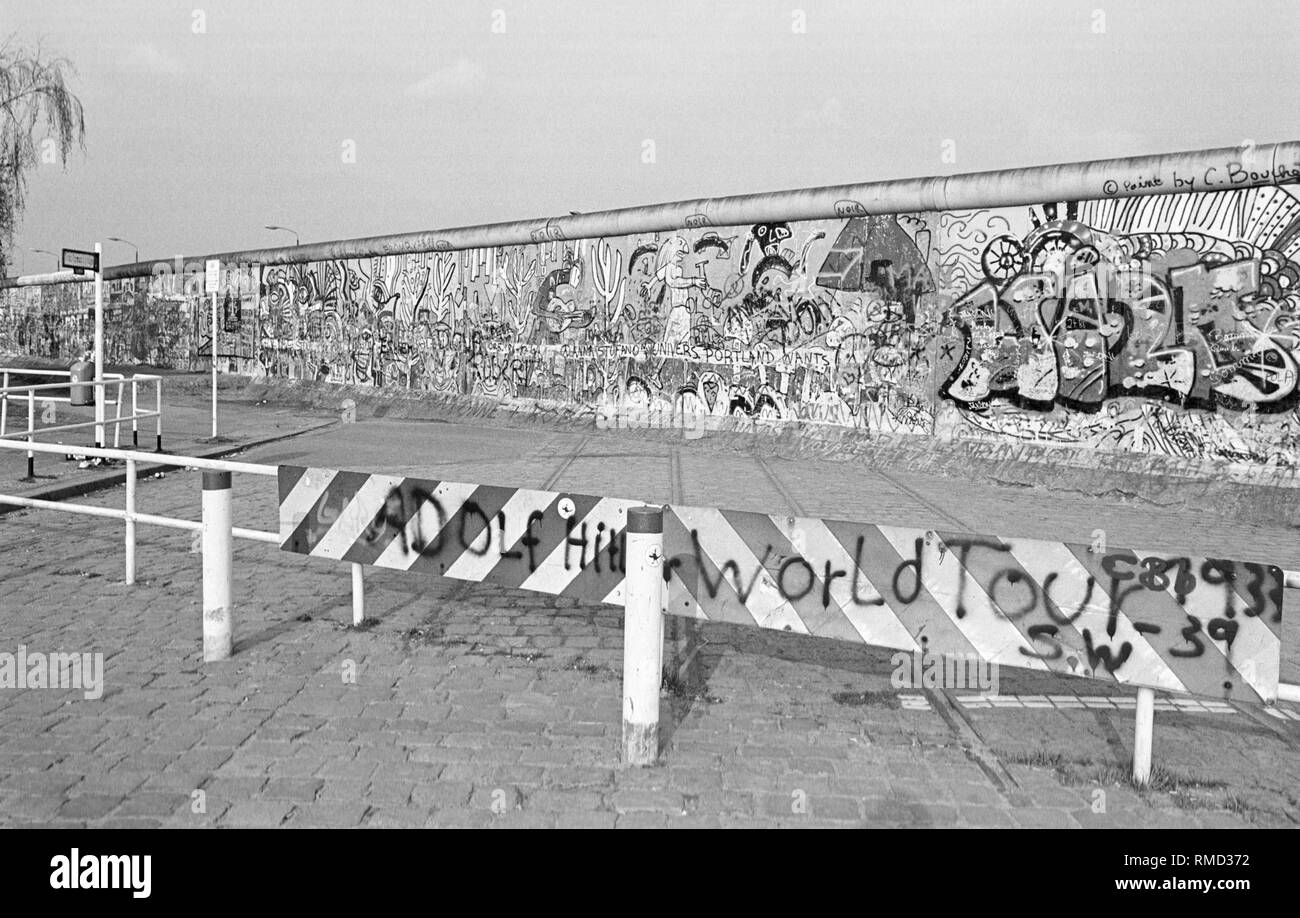 The Berlin Wall at Potsdamer Platz Stock Photo Alamy
