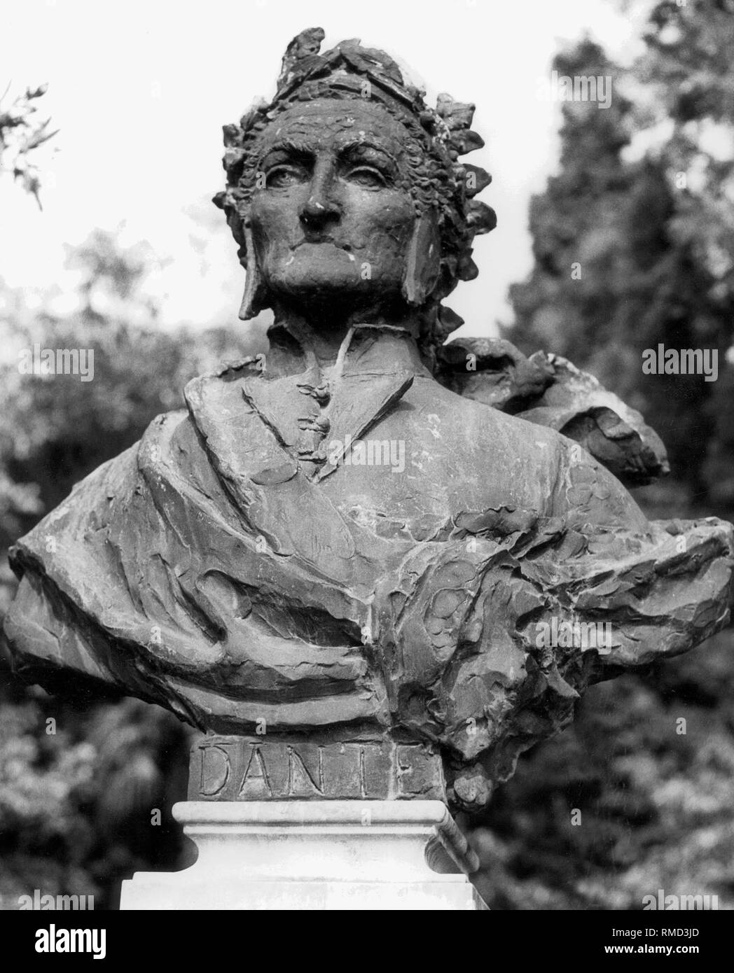 The bust of Dante Alighieri, the famous Italian poet, stands in Torbole at Lake Garda. He lived from 1265 to 1321. Stock Photo