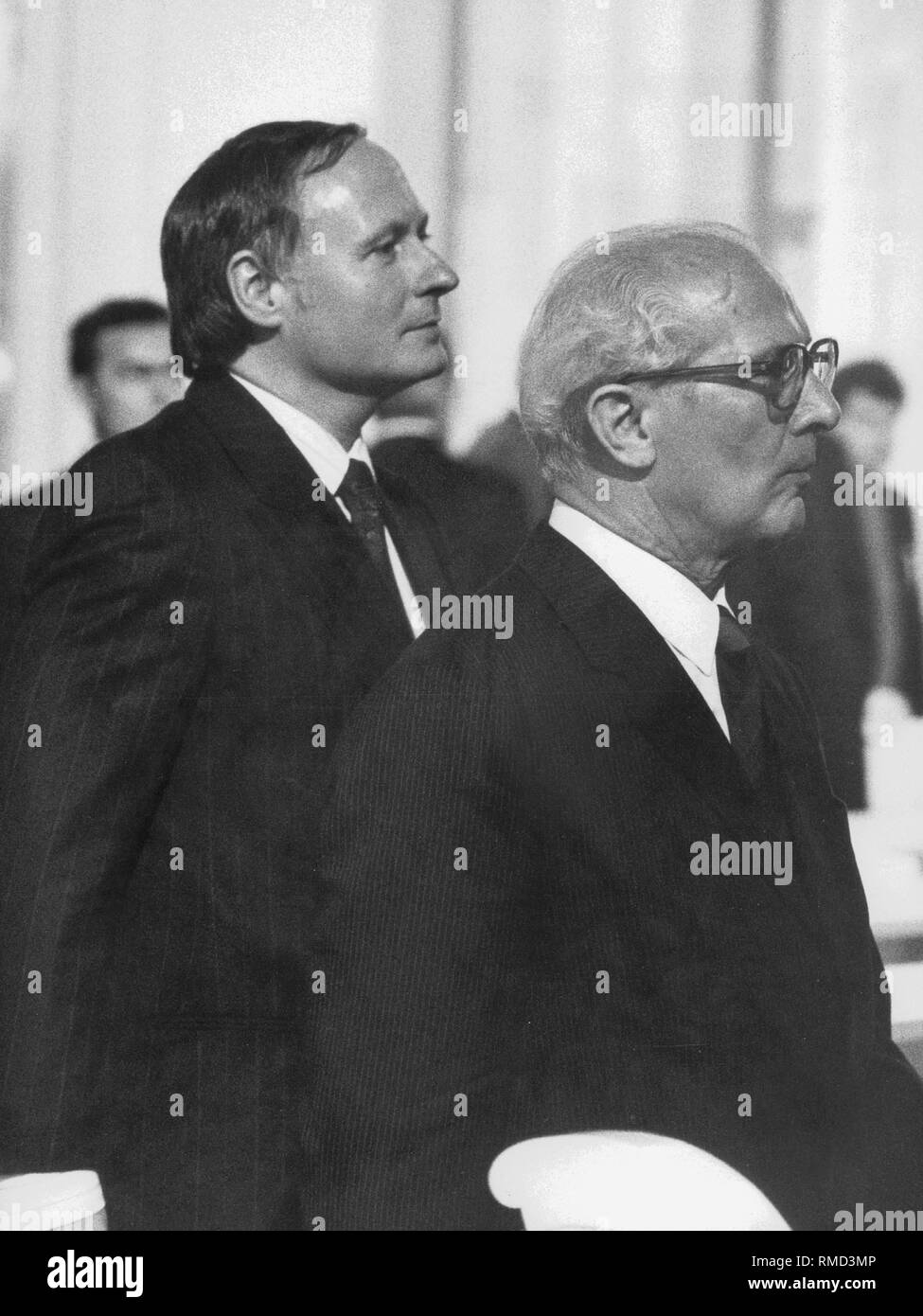 Saarland's Prime Minister Oskar Lafontaine (left) receives the State Council Chairman of the GDR Erich Honecker, who was born in Neunkirchen in the Saarland. Stock Photo