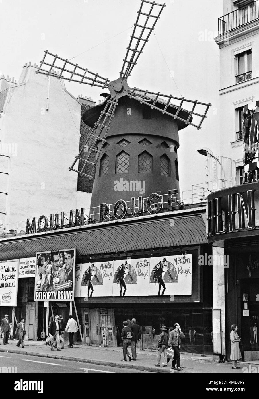 The Moulin Rouge nightclub opened in 1889 on the Boulevard de Clichy in the  district of Montmartre in Paris. EDITORIAL USE ONLY! Nur redaktionelle Verwendung! Stock Photo