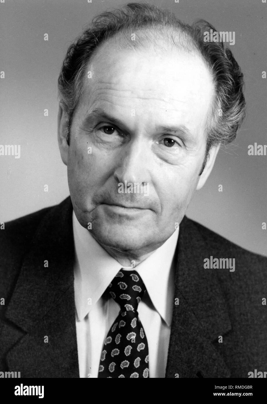 Oskar Fischer: (* 19.03.1923.) between 1975 - 1990 GDR Foreign Minister,  between 1971 - 1989 member of the SED Central Committee Stock Photo - Alamy