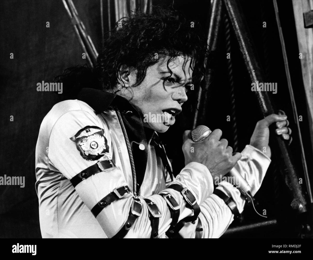 The american popstar Michael Jackson performs in concert. Michael Jackson, singer, USA, Auftritte / Film Stock Photo