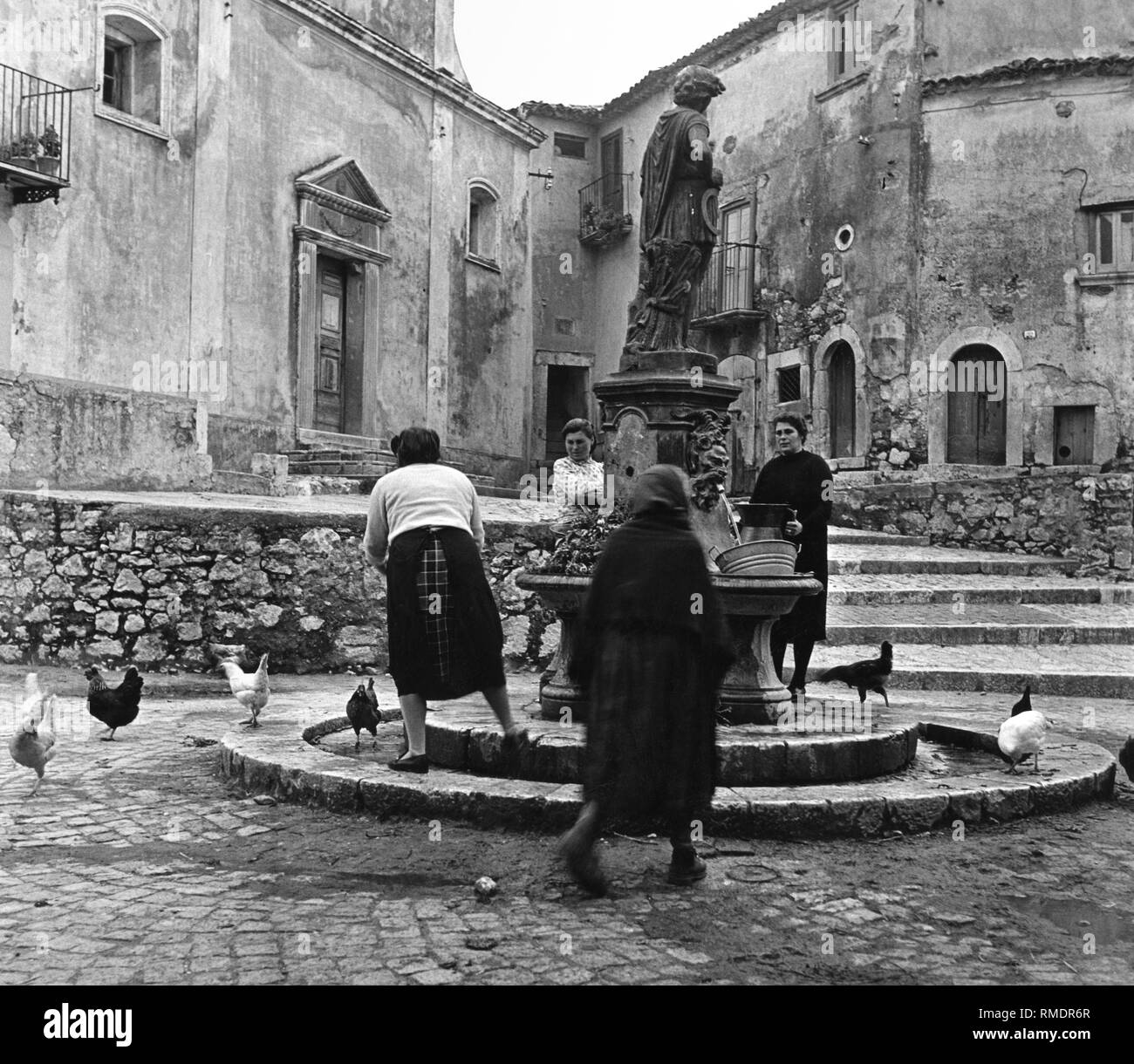 fountain, fornelli, molise, italy, 1960 Stock Photo
