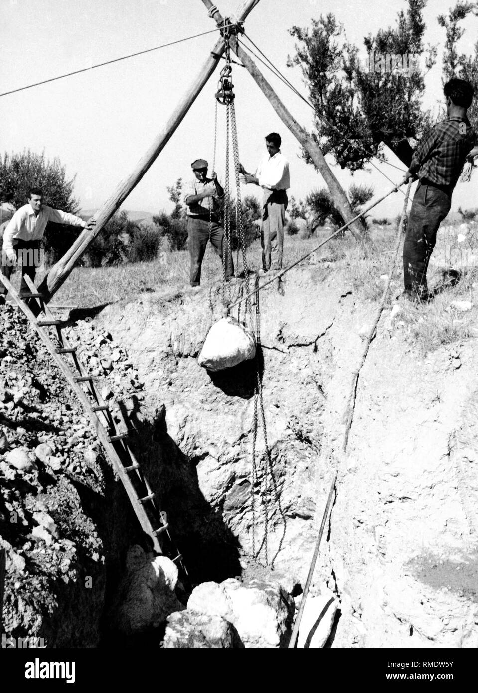 alabaster quarry, tuscany 1960 Stock Photo Alamy