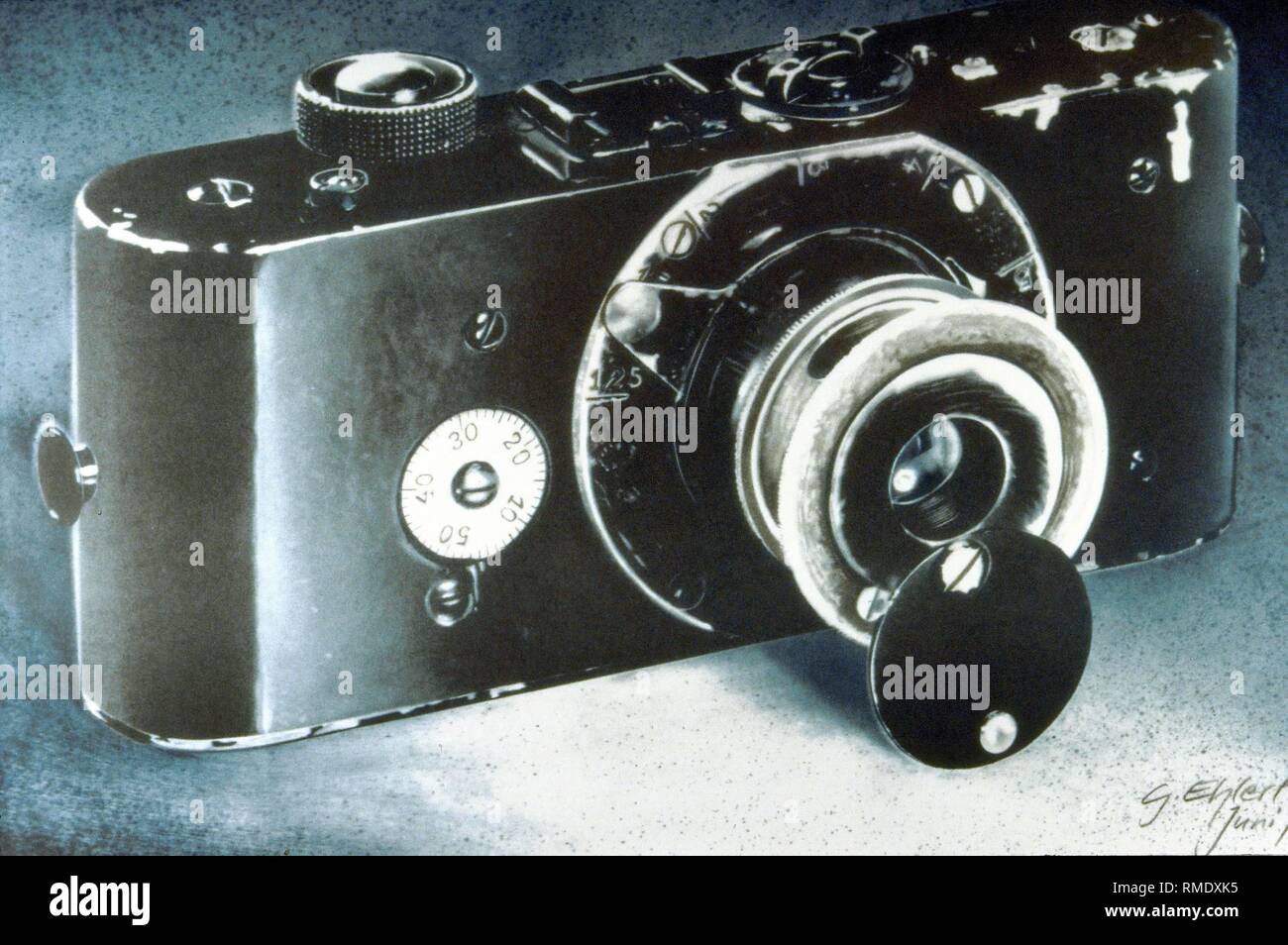 Ur-Leica from 1914, the world's first 35mm camera, developed by Oskar Barnack (1879 - 1936). Stock Photo
