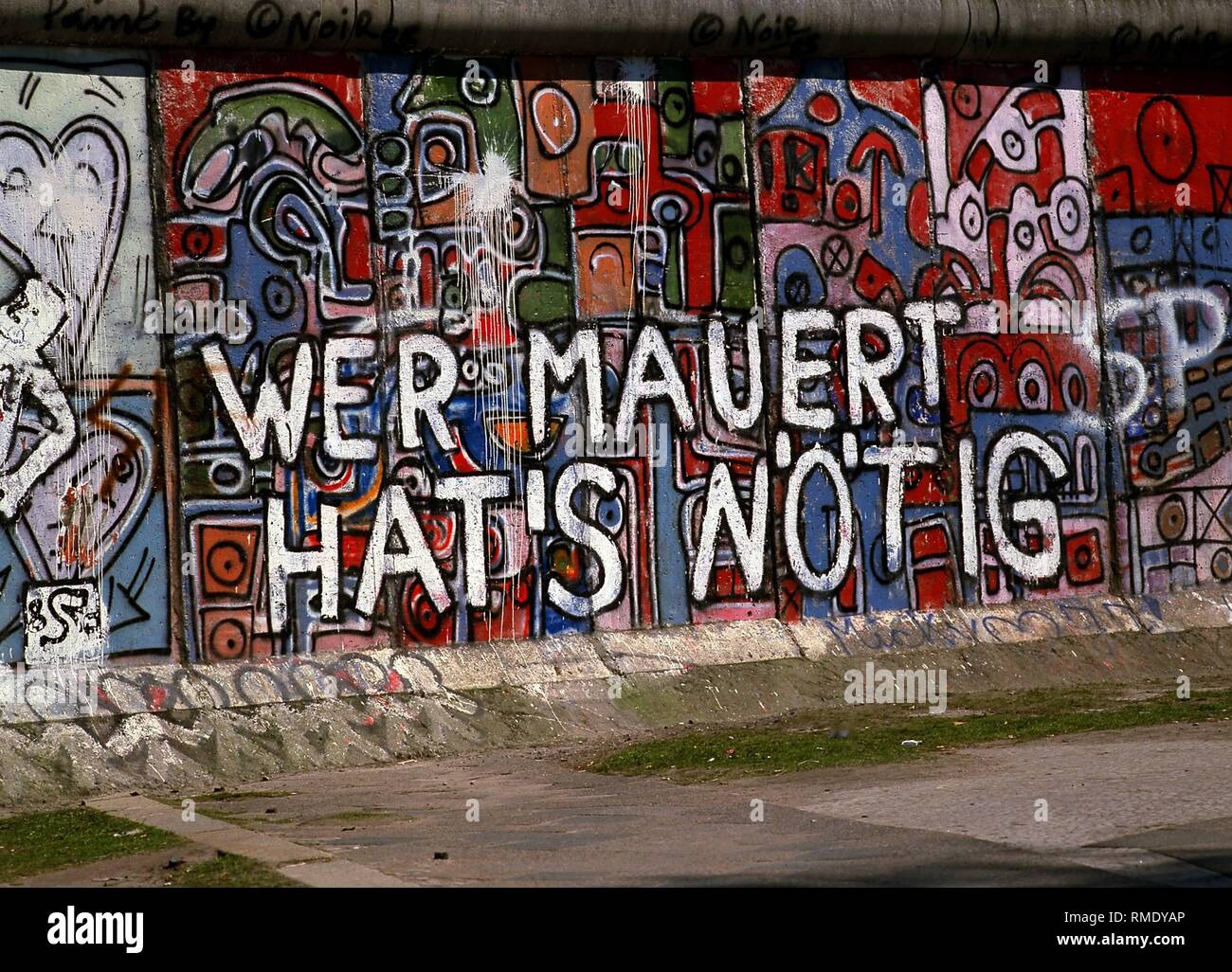 Graffiti on the berlin wall hires stock photography and images Alamy