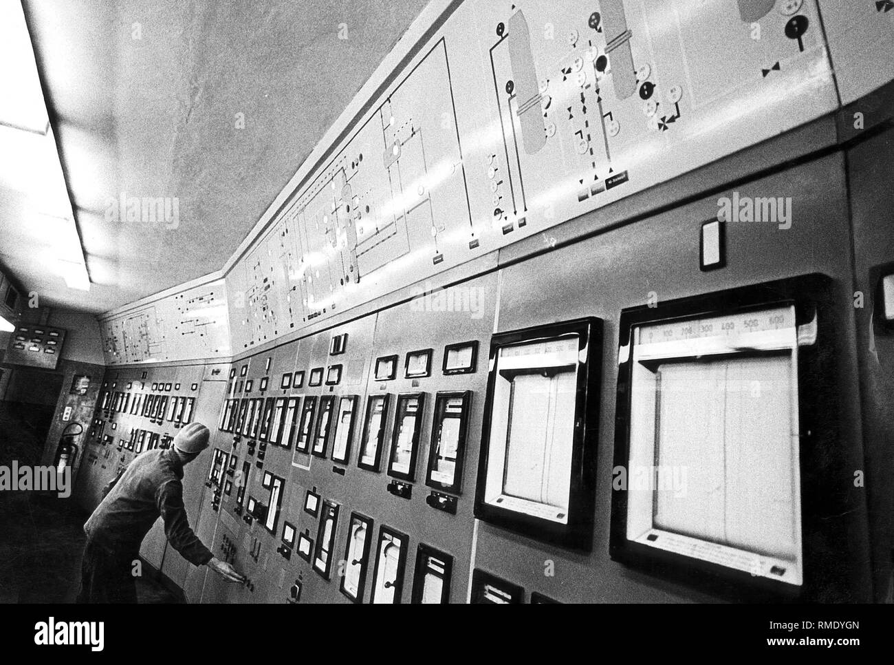 Peak gas generating plant of Ruhrgas AG in Dorsten: control center and switch board of the gasworks. Stock Photo