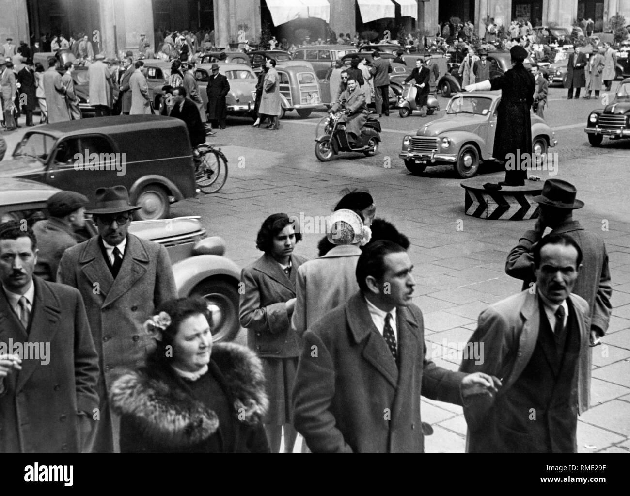 turin, piazza san carlo, traffic, 1953 Stock Photo