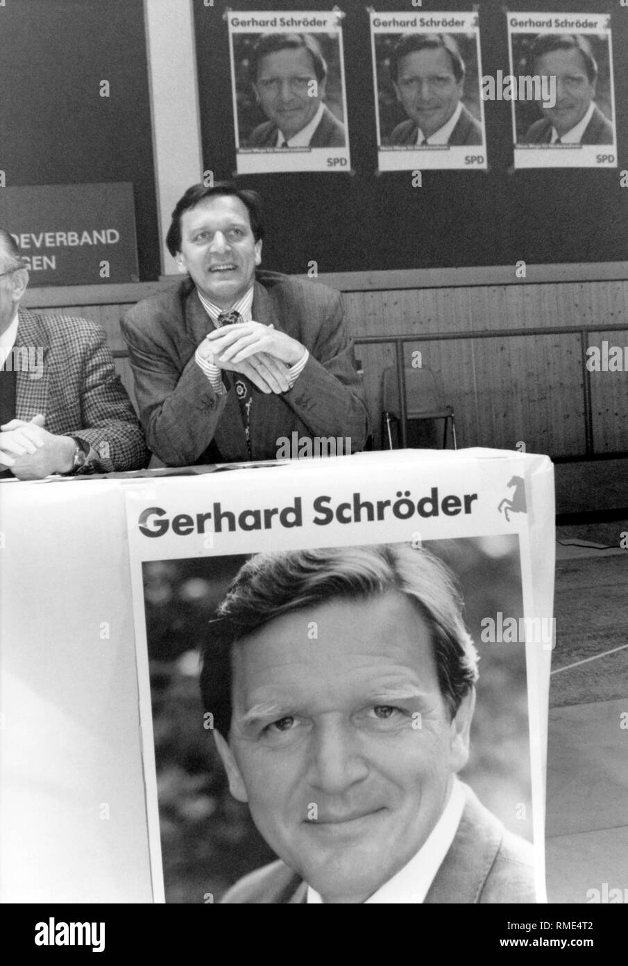 Gerhard Schroeder reappeared in the state election in 1990 as an SPD top candidate. Stock Photo