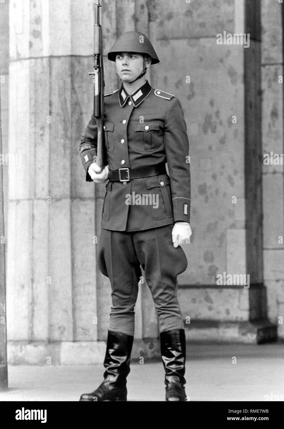 East german guard soldier hires stock photography and images Alamy