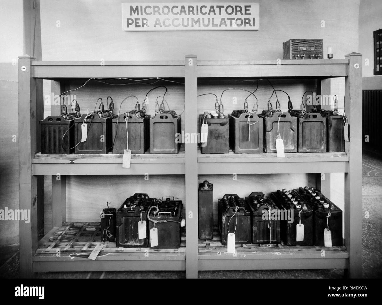 bench testing car components, rome 1940 Stock Photo