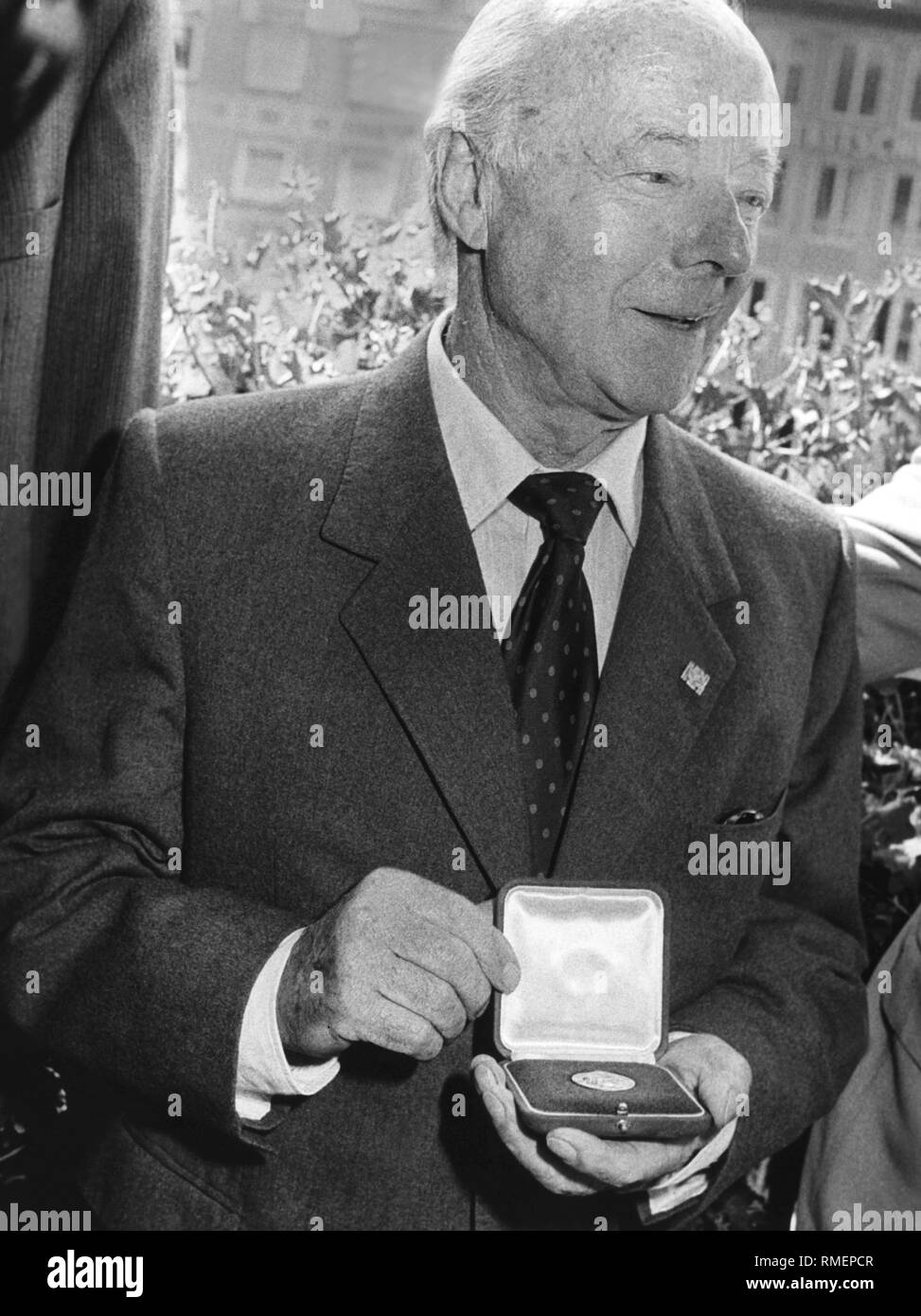 Honorary Service Stock Photos Honorary Service Stock Images Alamy - on his 80th birthday actor heinz ruehmann receiv!   es the goldene ehrenmuenze golden honorary coin