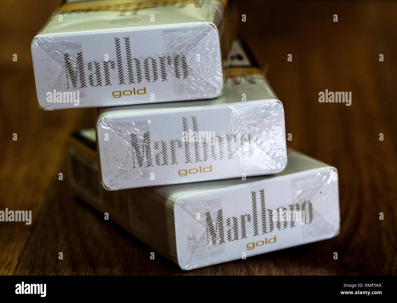 Marlboro - Gold Box - Individual Pack - Passion Vines