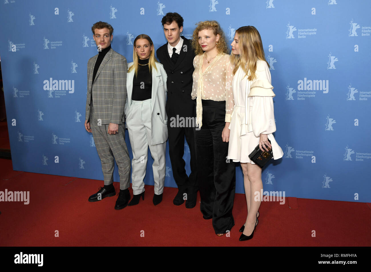 Berlin, Germany. 13th Feb, 2019. David Schütter, Anna Lena Klenke, Thomas Prenn, Luisa-Céline Gaffron und Nora Waldstätten bei der Premiere der Serie '8 Tage' auf der Berlinale 2019/69. Internationale Filmfestspiele Berlin im Zoo Palast. Berlin, 13.02.2019 | usage worldwide Credit: dpa/Alamy Live News Stock Photo