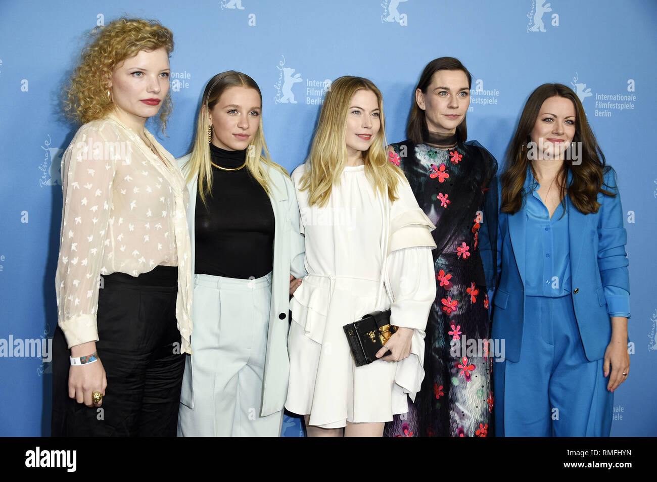 Berlin, Germany. 13th Feb, 2019. Luisa-Celine Gaffron, Anna Lena Klenke, Nora Waldstätten, Christiane Paul und Alice Dwyer bei der Premiere der Serie '8 Tage' auf der Berlinale 2019/69. Internationale Filmfestspiele Berlin im Zoo Palast. Berlin, 13.02.2019 | usage worldwide Credit: dpa/Alamy Live News Stock Photo