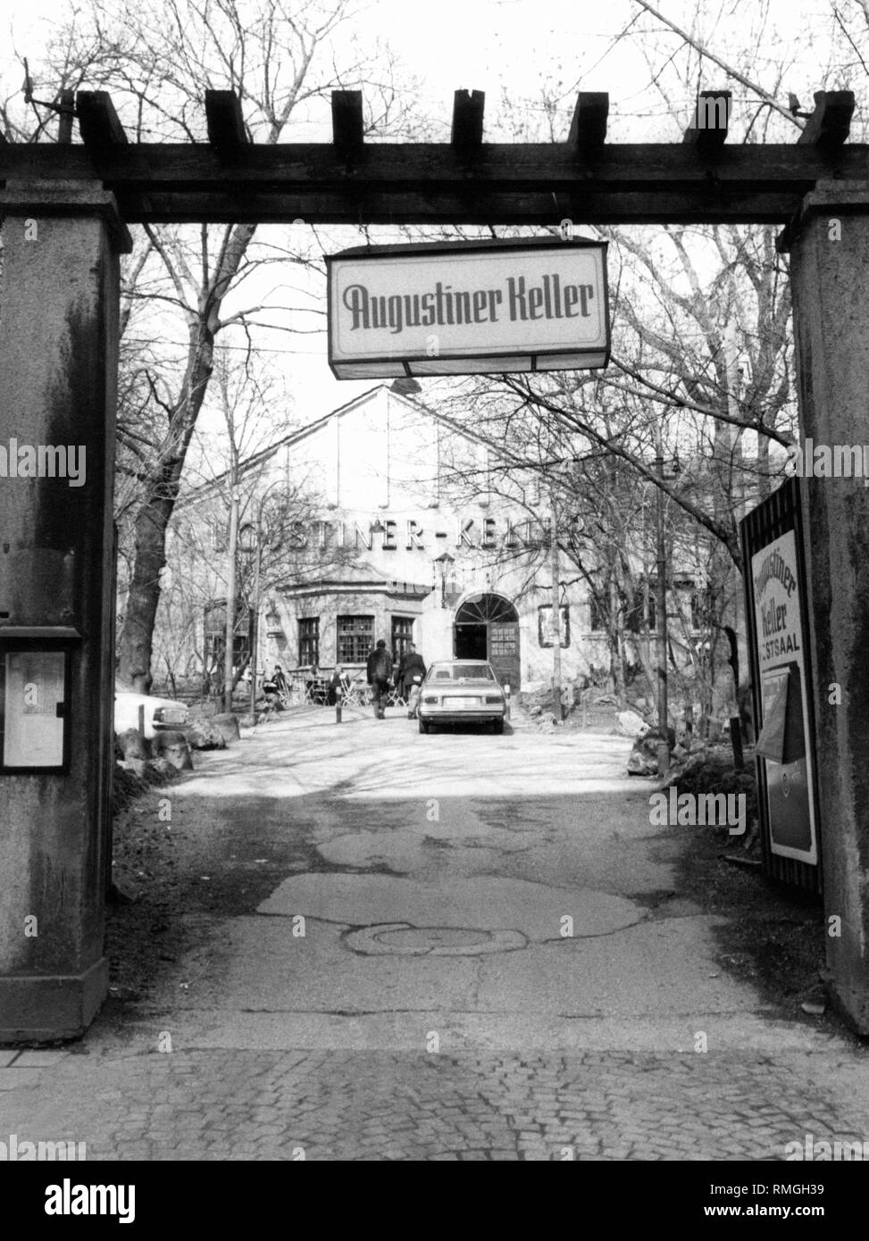 The entrance to the Augustiner-Keller in the Arnulfstrasse in Munich. Stock Photo