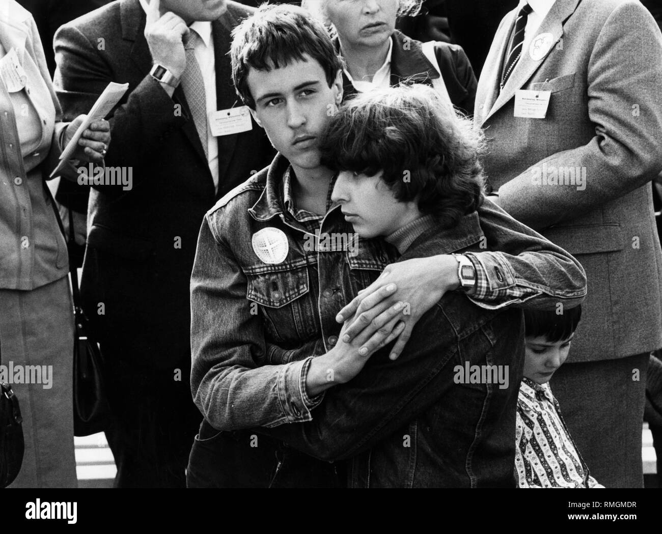 Young couple at the closing event of the Kirchentag in Wittenberg. Stock Photo