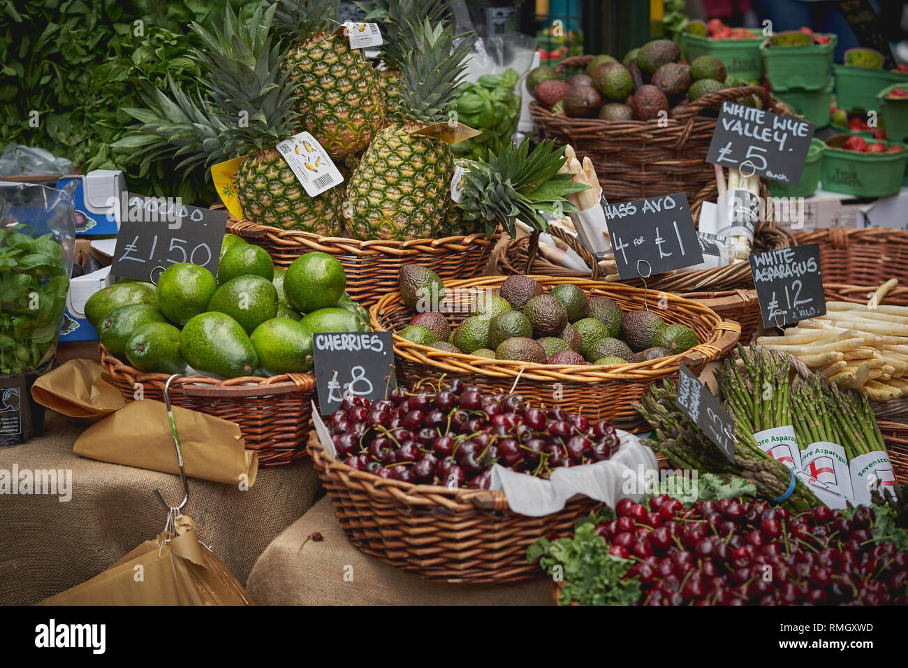 Papaya for sale hires stock photography and images Alamy