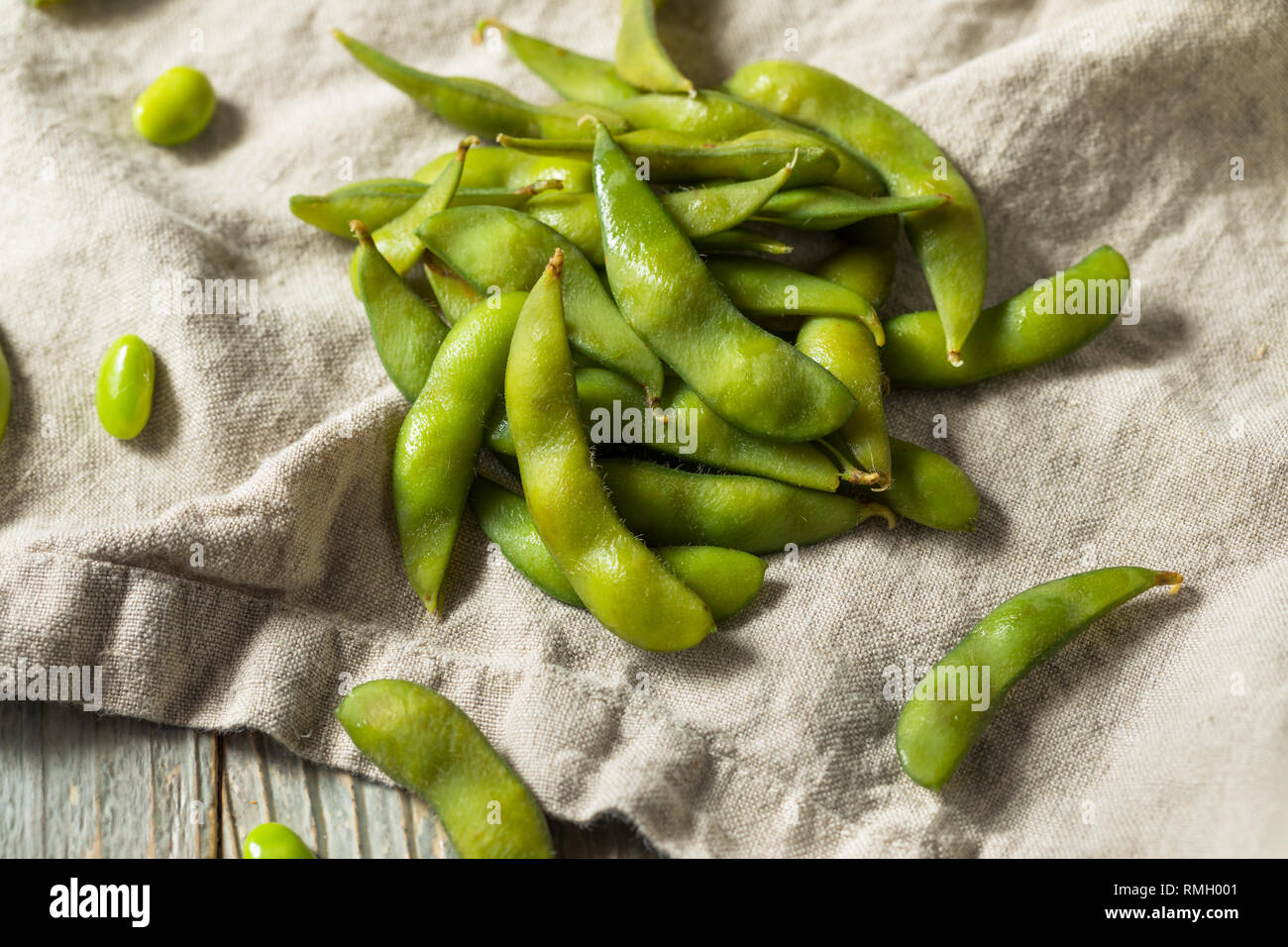 Raw Green Organic Edamame Soy Beans Ready to Eat Stock Photo Alamy