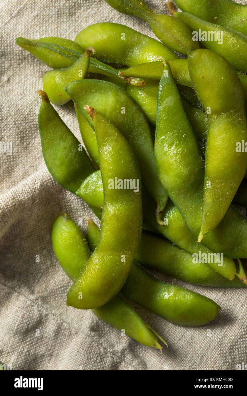 Raw Green Organic Edamame Soy Beans Ready to Eat Stock Photo Alamy